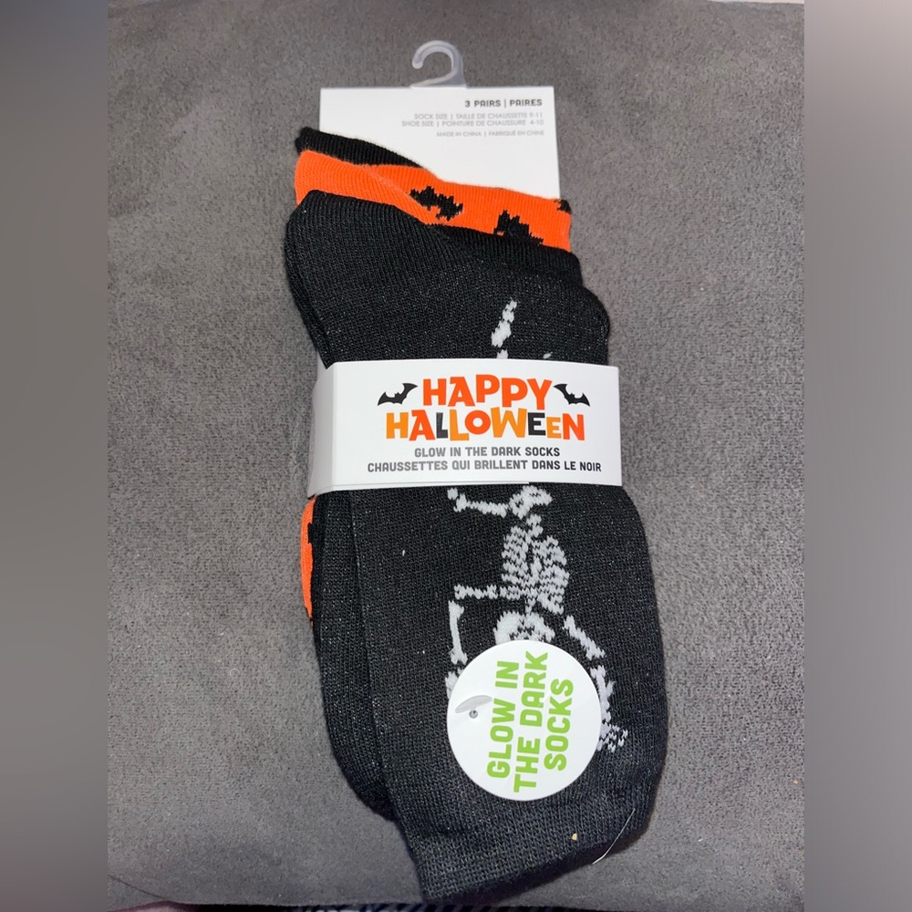 NWT 3 Pairs Glow in the Dark Halloween Socks